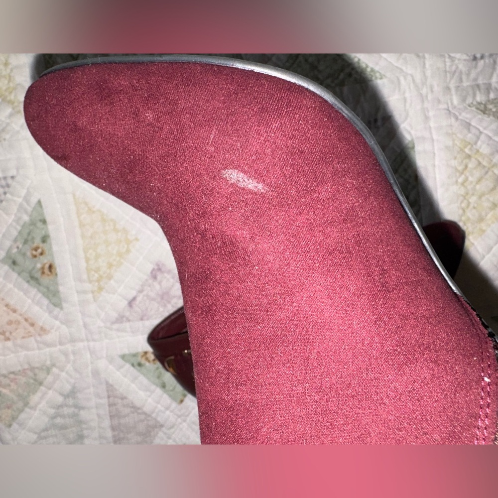 Ellen Tracy Burgundy Ankle Booties Heeled - Picture 2 of 9